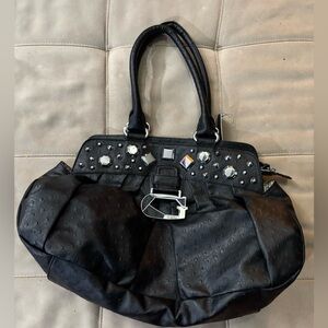 The Black Guess Shakira Bag – Timeless Style Meets Modern Chic
